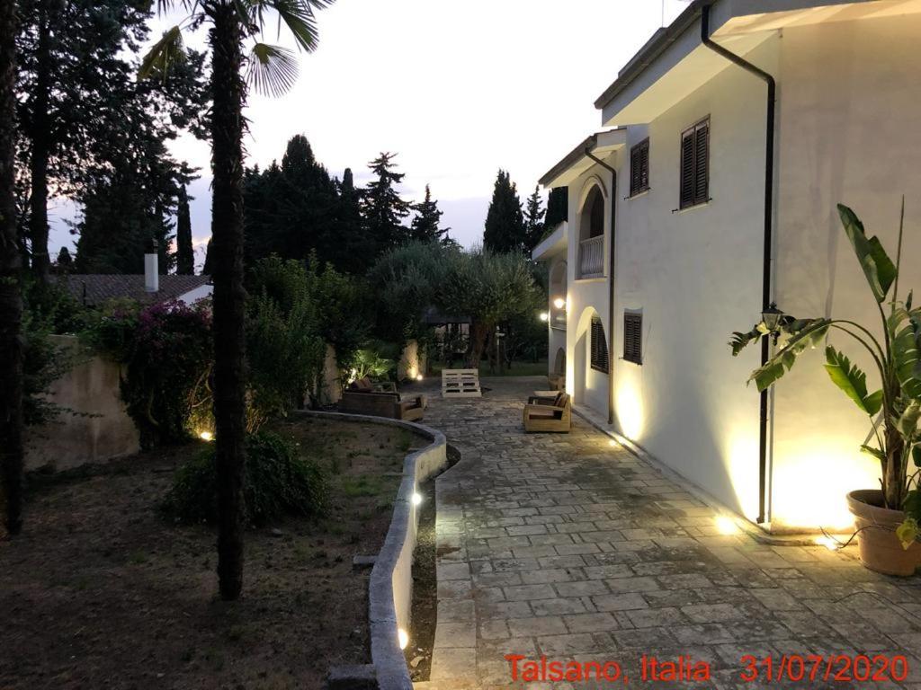 Relais Villa Lama Boutique Hotel Taranto Bagian luar foto