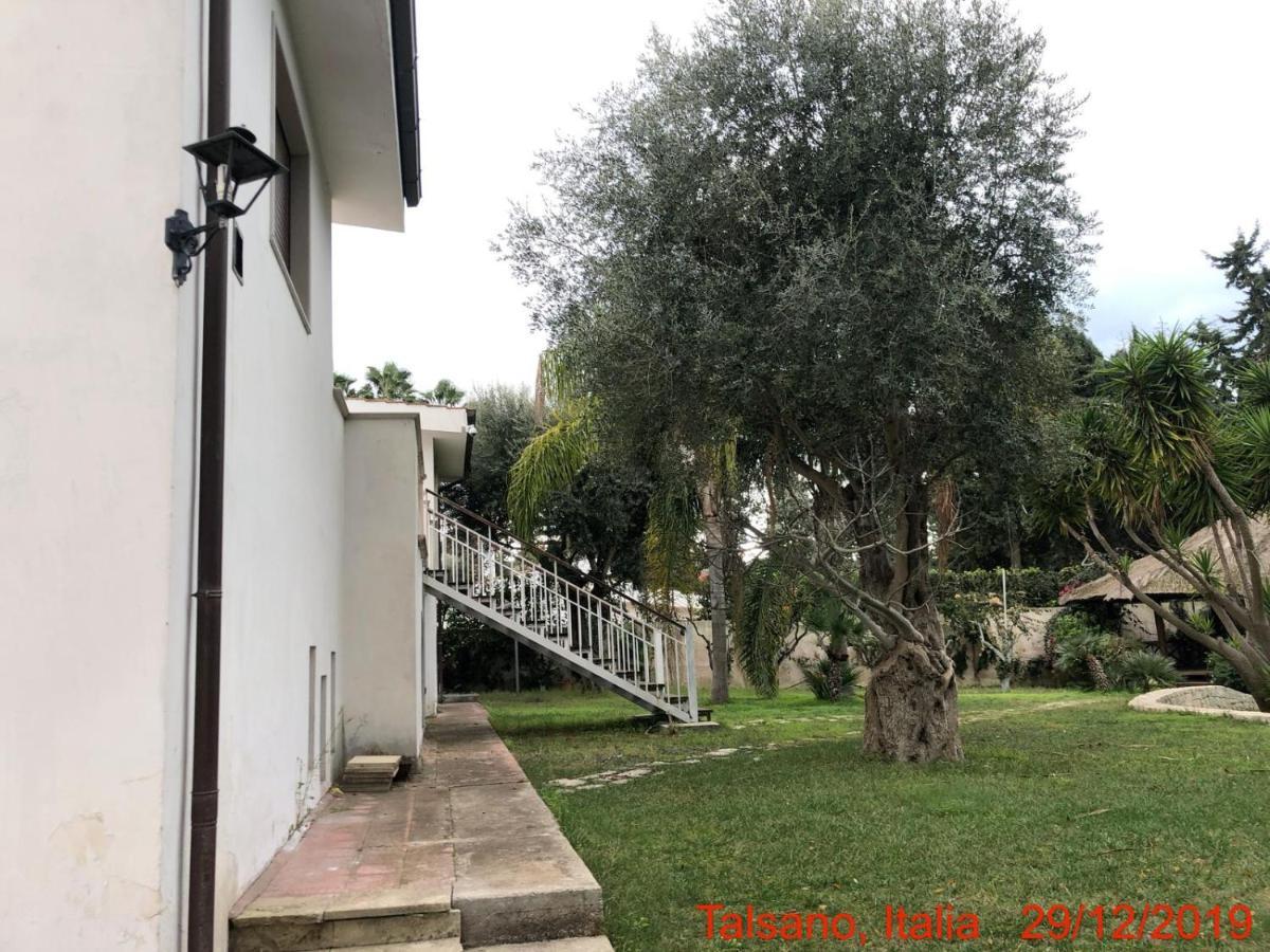 Relais Villa Lama Boutique Hotel Taranto Bagian luar foto